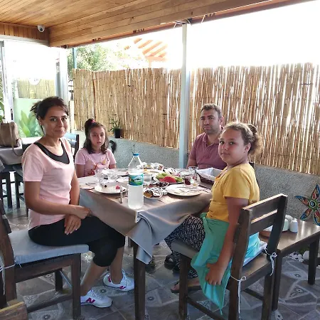 Apart Otel Godik Çeşme